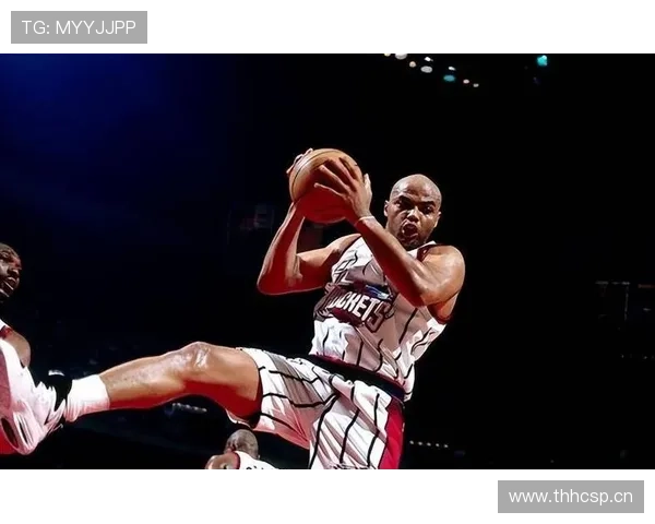 查尔斯·巴克利篮下强攻效率领先，拉开与同时代大内线差距